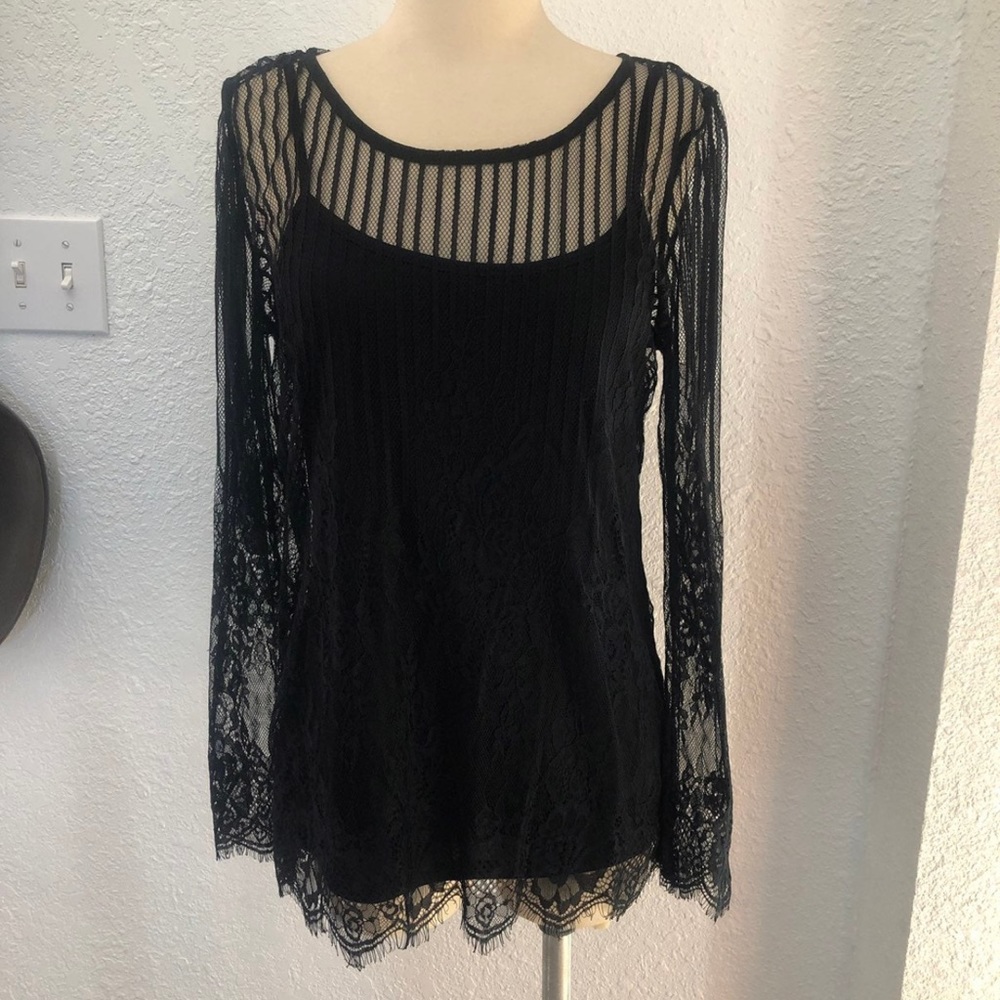 Lavender Sky lace Top size Medium